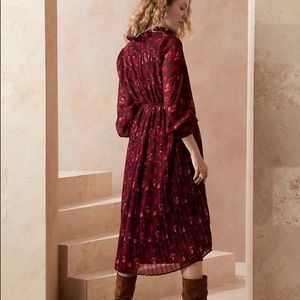 Banana Republic Boho Pleated Floral Shift Midi Dress. Tie waist, Long Sleeves.